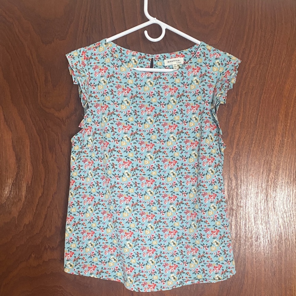 Monte’s women’s size XL top